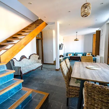 Covadonga By Bebalmy فيلة